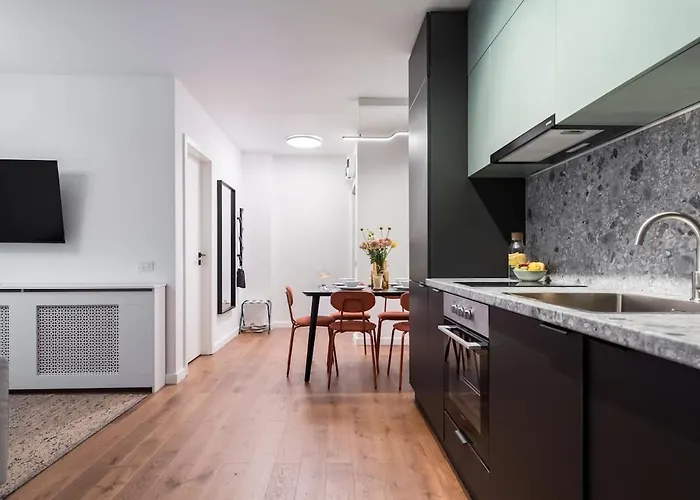 Sunny 2br Flat - Amzei Square - Amazing Terrace * 布加勒斯特