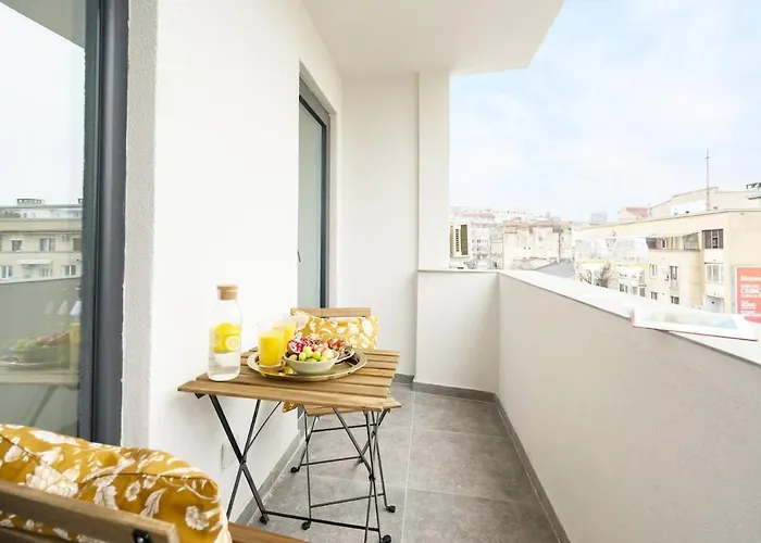 Sunny 2br Flat - Amzei Square - Amazing Terrace 布加勒斯特