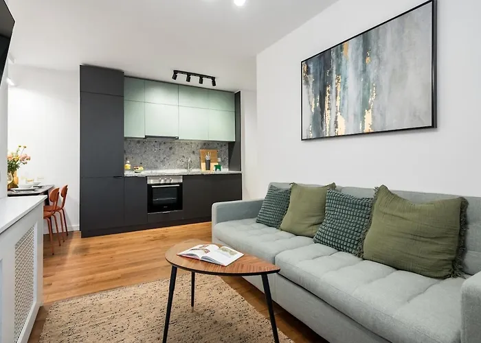 Sunny 2br Flat - Amzei Square - Amazing Terrace 公寓 *