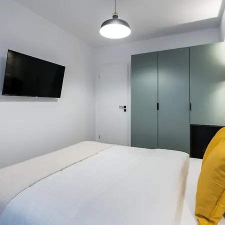 Sunny 2br Flat - Amzei Square - Amazing Terrace Appartamento