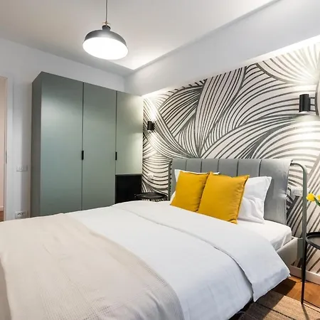 Apartment Sunny 2br Flat - Amzei Square - Amazing Terrace *