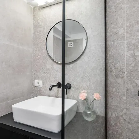 Sunny 2br Flat - Amzei Square - Amazing Terrace * Bucarest