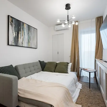 شقة Sunny 2br Flat - Amzei Square - Amazing Terrace *