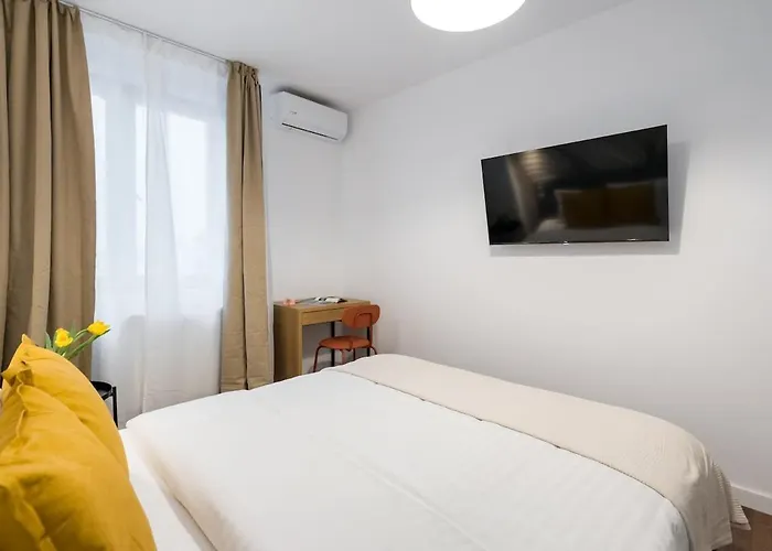 Sunny 2br Flat - Amzei Square - Amazing Terrace Apartman Bukarest