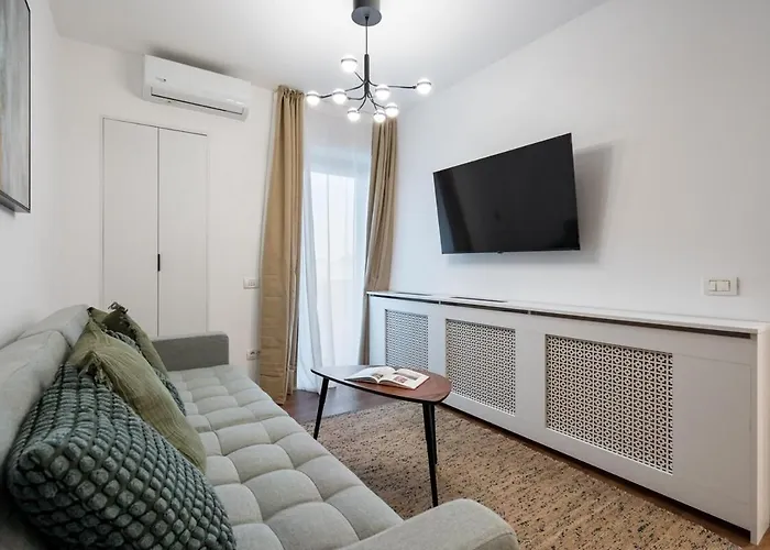 Sunny 2br Flat - Amzei Square - Amazing Terrace Bükreş